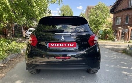 Peugeot 208 II, 2013 год, 900 000 рублей, 9 фотография
