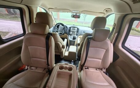 Hyundai Grand Starex Grand Starex I рестайлинг 2, 2015 год, 2 000 000 рублей, 14 фотография