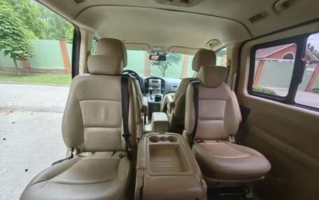 Hyundai Grand Starex Grand Starex I рестайлинг 2, 2015 год, 2 000 000 рублей, 13 фотография