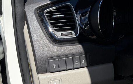 KIA Carnival III, 2016 год, 1 400 000 рублей, 19 фотография