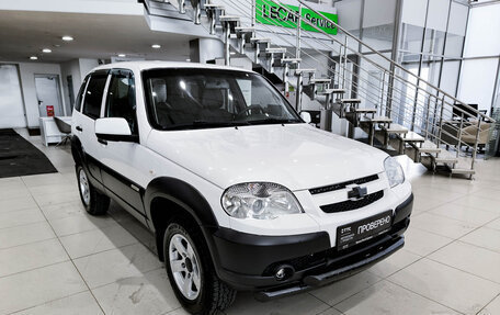 Chevrolet Niva I рестайлинг, 2019 год, 795 000 рублей, 3 фотография