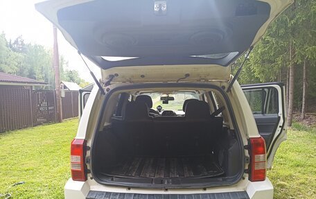 Jeep Liberty (Patriot), 2010 год, 770 000 рублей, 6 фотография