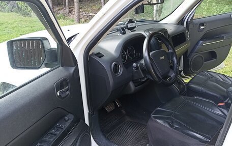 Jeep Liberty (Patriot), 2010 год, 770 000 рублей, 14 фотография