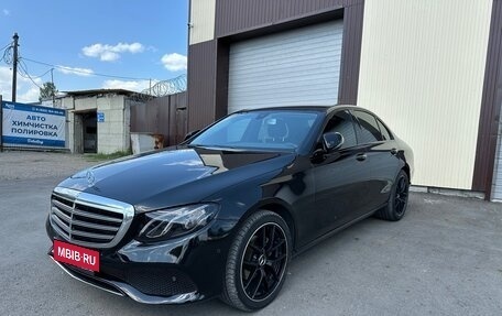 Mercedes-Benz E-Класс, 2019 год, 2 000 000 рублей, 1 фотография