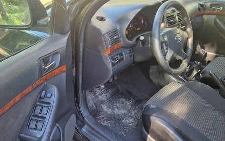 Toyota Avensis III рестайлинг, 2004 год, 480 000 рублей, 8 фотография