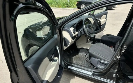 Renault Logan II, 2016 год, 900 000 рублей, 13 фотография