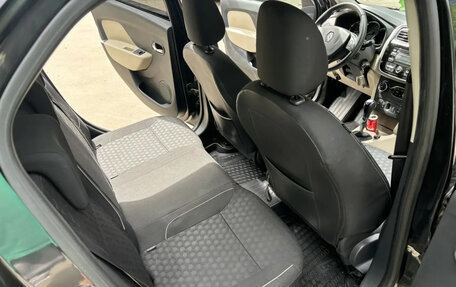 Renault Logan II, 2016 год, 900 000 рублей, 15 фотография