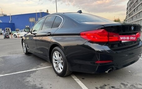 BMW 5 серия, 2018 год, 1 900 000 рублей, 3 фотография