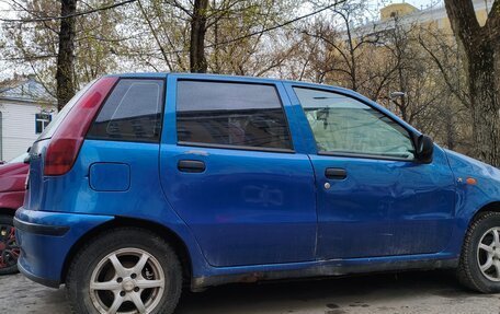 Fiat Punto III Punto Evo рестайлинг, 1998 год, 80 000 рублей, 3 фотография