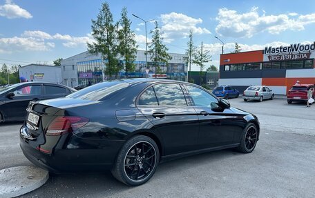Mercedes-Benz E-Класс, 2019 год, 2 000 000 рублей, 5 фотография