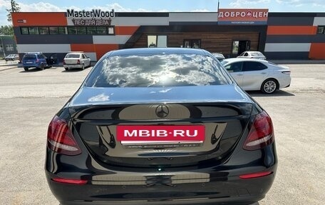 Mercedes-Benz E-Класс, 2019 год, 2 000 000 рублей, 6 фотография