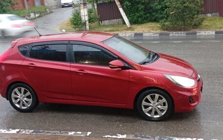 Hyundai Solaris II рестайлинг, 2012 год, 700 000 рублей, 3 фотография