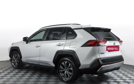 Toyota RAV4, 2023 год, 3 890 000 рублей, 7 фотография
