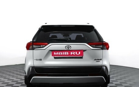 Toyota RAV4, 2023 год, 3 890 000 рублей, 6 фотография