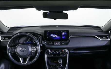 Toyota RAV4, 2023 год, 3 890 000 рублей, 17 фотография