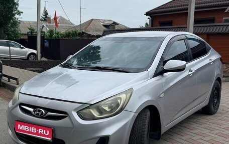 Hyundai Solaris II рестайлинг, 2012 год, 590 000 рублей, 1 фотография