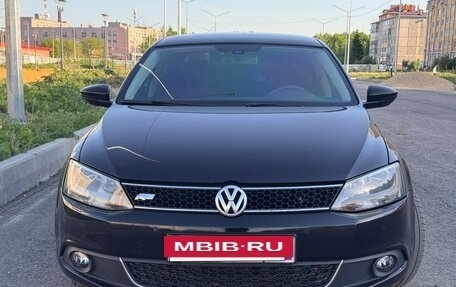 Volkswagen Jetta VI, 2012 год, 1 010 000 рублей, 3 фотография