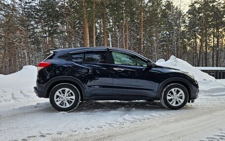 Honda Vezel, 2019 год, 1 850 000 рублей, 15 фотография