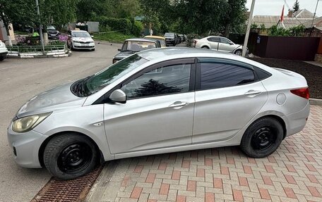Hyundai Solaris II рестайлинг, 2012 год, 590 000 рублей, 5 фотография