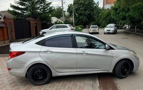 Hyundai Solaris II рестайлинг, 2012 год, 590 000 рублей, 6 фотография