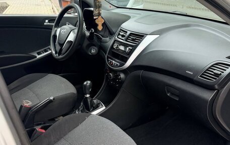 Hyundai Solaris II рестайлинг, 2012 год, 590 000 рублей, 11 фотография