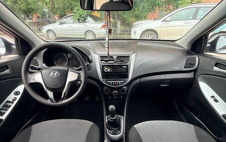 Hyundai Solaris II рестайлинг, 2012 год, 590 000 рублей, 12 фотография