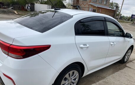 KIA Rio IV, 2018 год, 1 200 000 рублей, 5 фотография