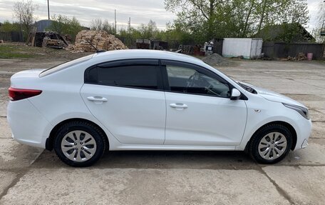 KIA Rio IV, 2018 год, 1 200 000 рублей, 6 фотография