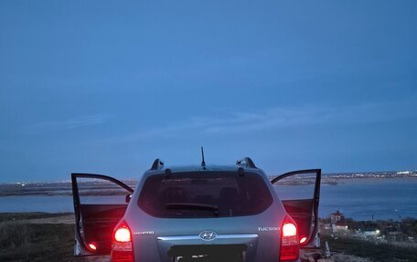 Hyundai Tucson III, 2006 год, 790 000 рублей, 2 фотография