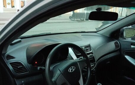 Hyundai Solaris II рестайлинг, 2013 год, 335 000 рублей, 2 фотография