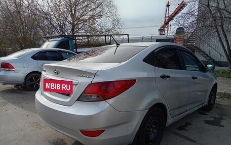 Hyundai Solaris II рестайлинг, 2013 год, 335 000 рублей, 3 фотография