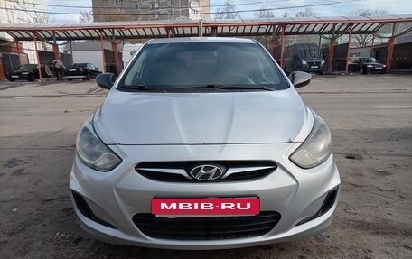 Hyundai Solaris II рестайлинг, 2013 год, 335 000 рублей, 7 фотография