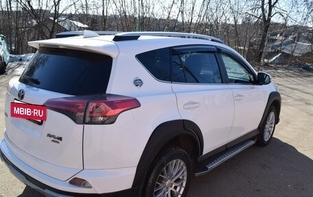 Toyota RAV4, 2018 год, 2 500 000 рублей, 4 фотография