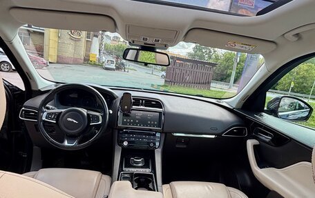 Jaguar F-Pace, 2017 год, 2 500 000 рублей, 11 фотография