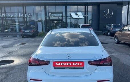 Mercedes-Benz E-Класс, 2020 год, 4 700 000 рублей, 5 фотография