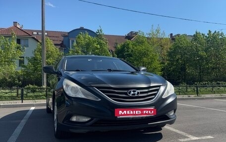 Hyundai Sonata VI, 2011 год, 630 000 рублей, 3 фотография