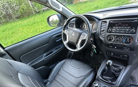 Mitsubishi L200 IV рестайлинг, 2019 год, 2 350 000 рублей, 8 фотография