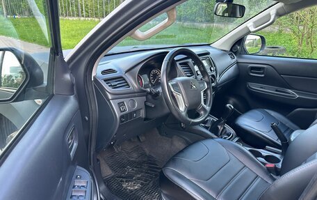 Mitsubishi L200 IV рестайлинг, 2019 год, 2 350 000 рублей, 6 фотография