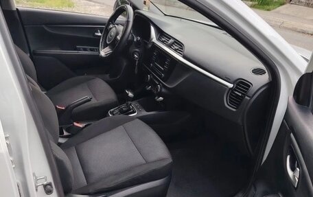KIA Rio IV, 2021 год, 1 300 000 рублей, 6 фотография