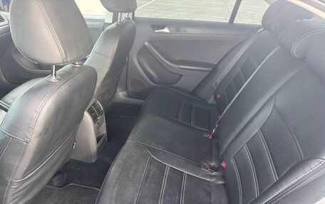 Volkswagen Jetta VI, 2014 год, 990 000 рублей, 21 фотография