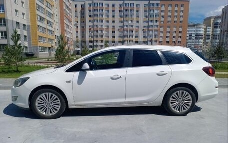 Opel Astra J, 2011 год, 590 000 рублей, 1 фотография