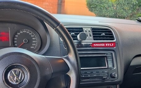 Volkswagen Polo VI (EU Market), 2013 год, 900 000 рублей, 4 фотография