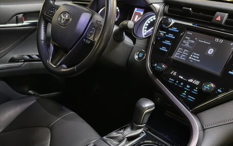 Toyota Camry, 2019 год, 2 890 000 рублей, 4 фотография