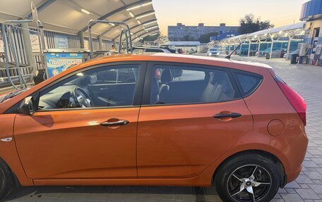 Hyundai Solaris II рестайлинг, 2014 год, 1 150 000 рублей, 6 фотография