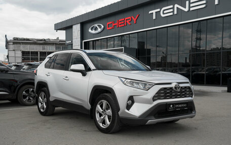 Toyota RAV4, 2020 год, 3 145 000 рублей, 2 фотография