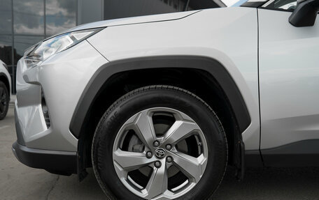 Toyota RAV4, 2020 год, 3 145 000 рублей, 23 фотография