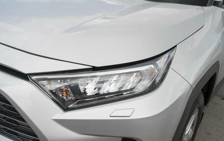 Toyota RAV4, 2020 год, 3 145 000 рублей, 24 фотография