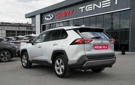 Toyota RAV4, 2020 год, 3 145 000 рублей, 4 фотография