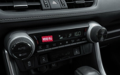 Toyota RAV4, 2020 год, 3 145 000 рублей, 15 фотография