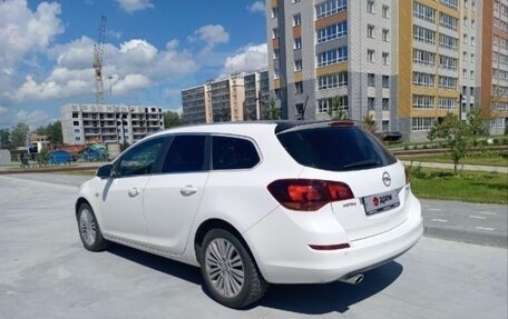 Opel Astra J, 2011 год, 590 000 рублей, 6 фотография